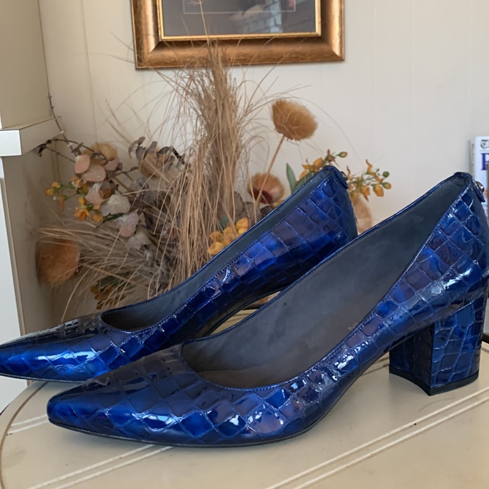 Stuart Weitzman Croc Blue Pumps